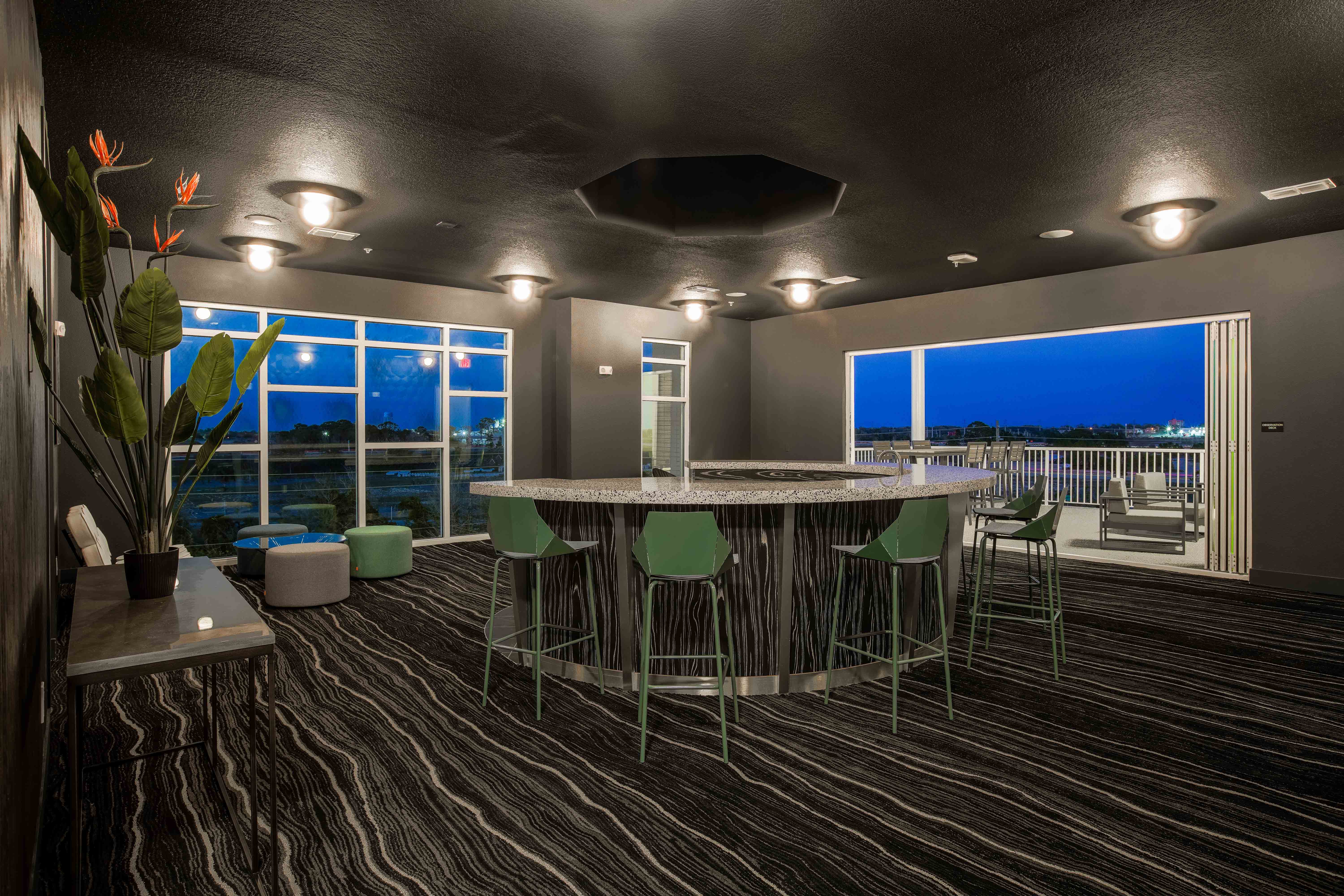 Oculus Bar Cirrus Apartments